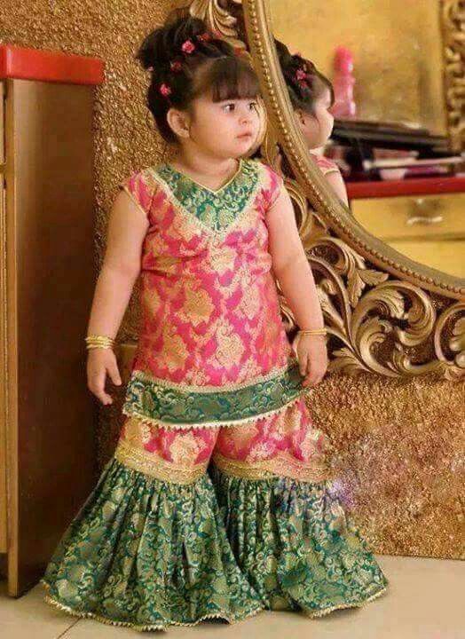 Mehndi dress for baby girl discount